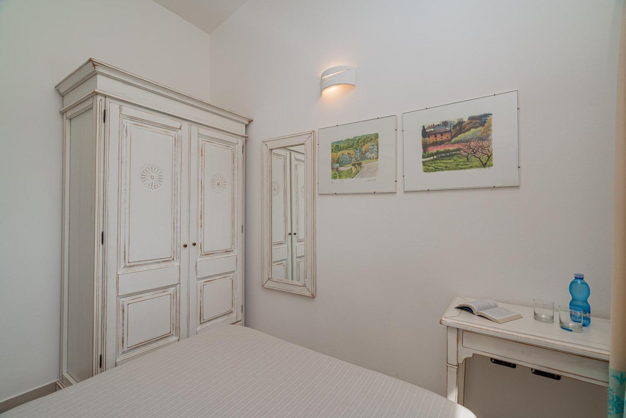 Hotel Mariposas Villasimius Buitenkant foto