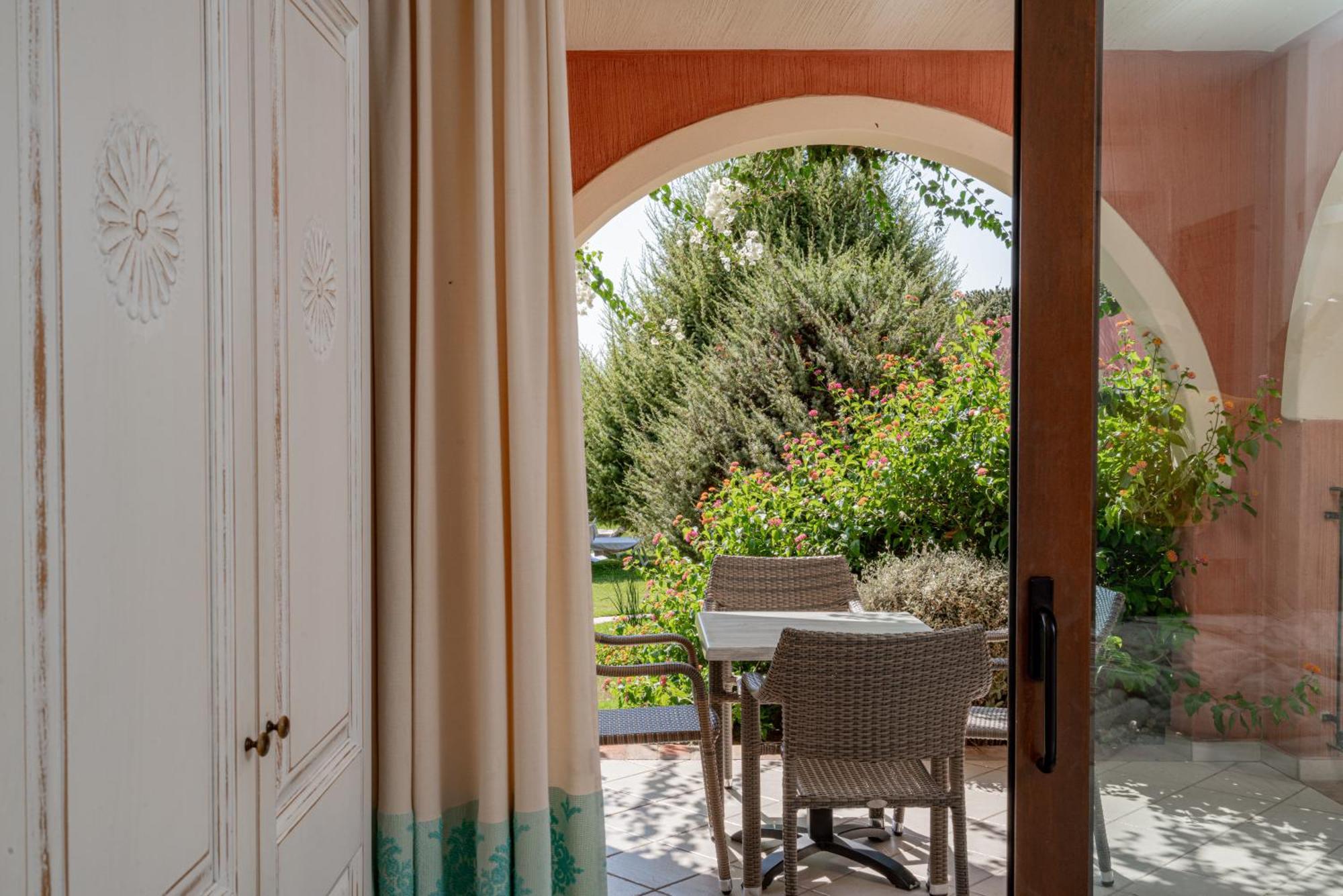 Hotel Mariposas Villasimius Buitenkant foto