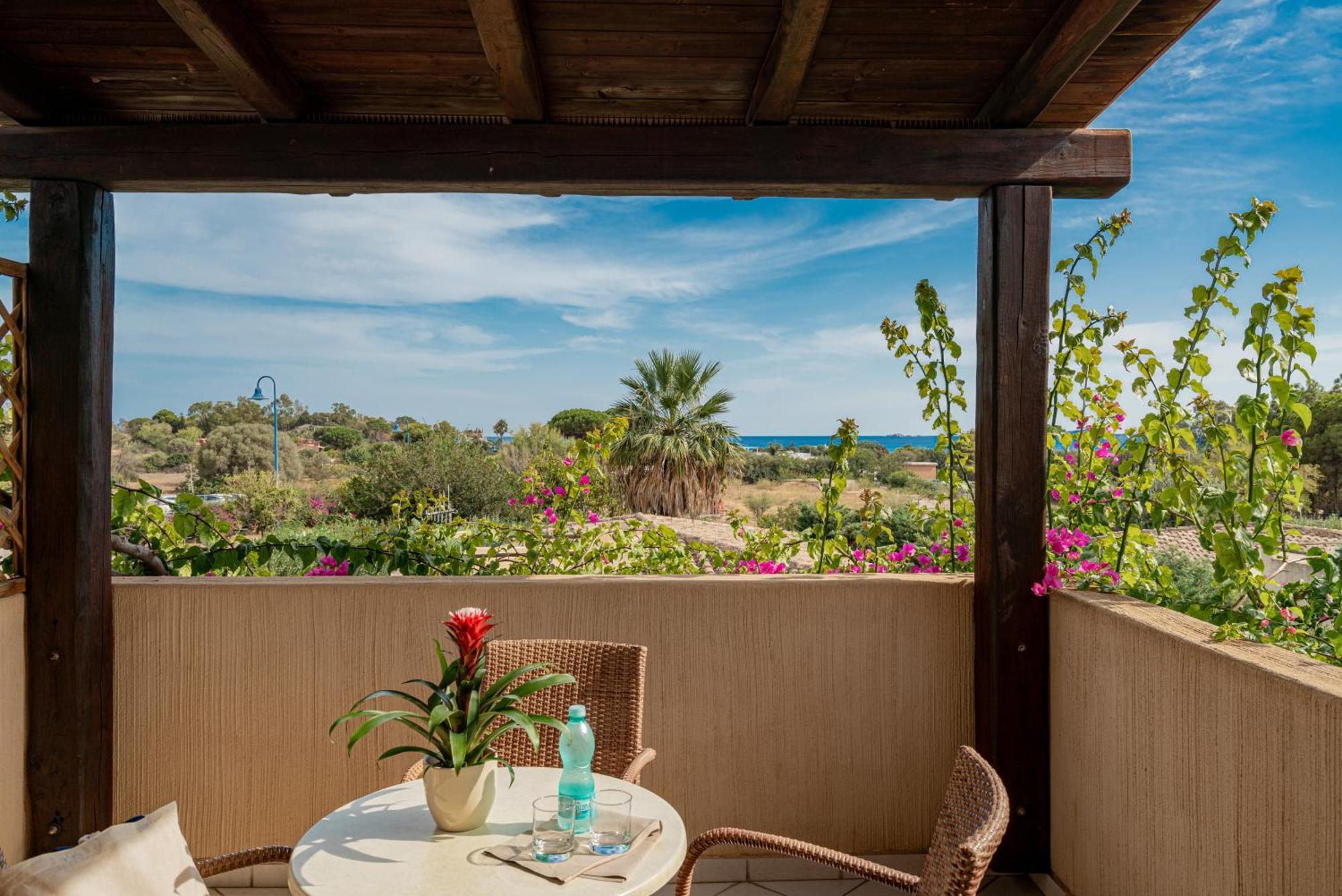 Hotel Mariposas Villasimius Buitenkant foto