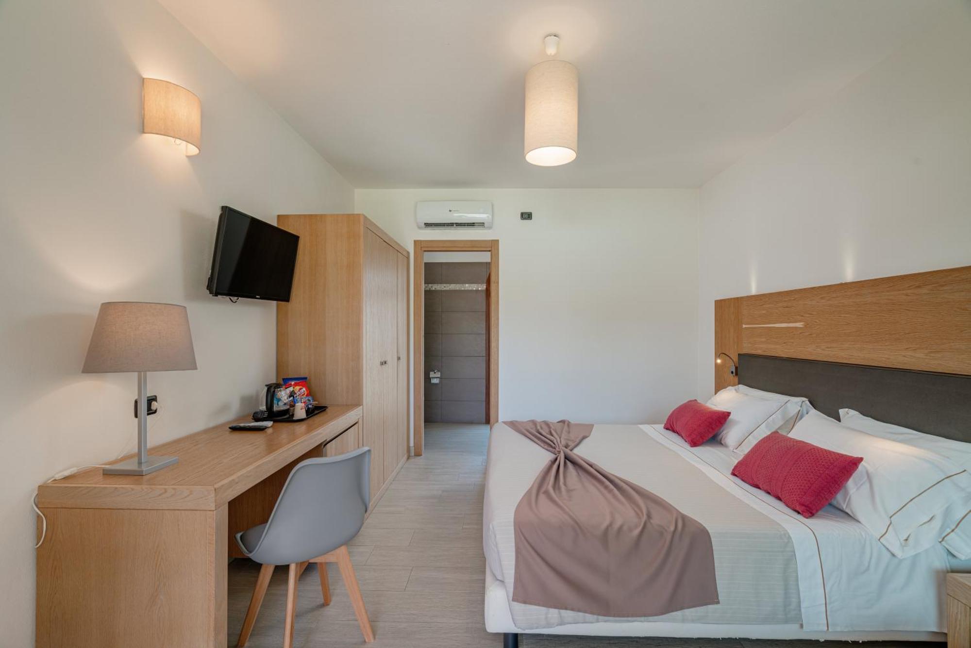 Hotel Mariposas Villasimius Buitenkant foto