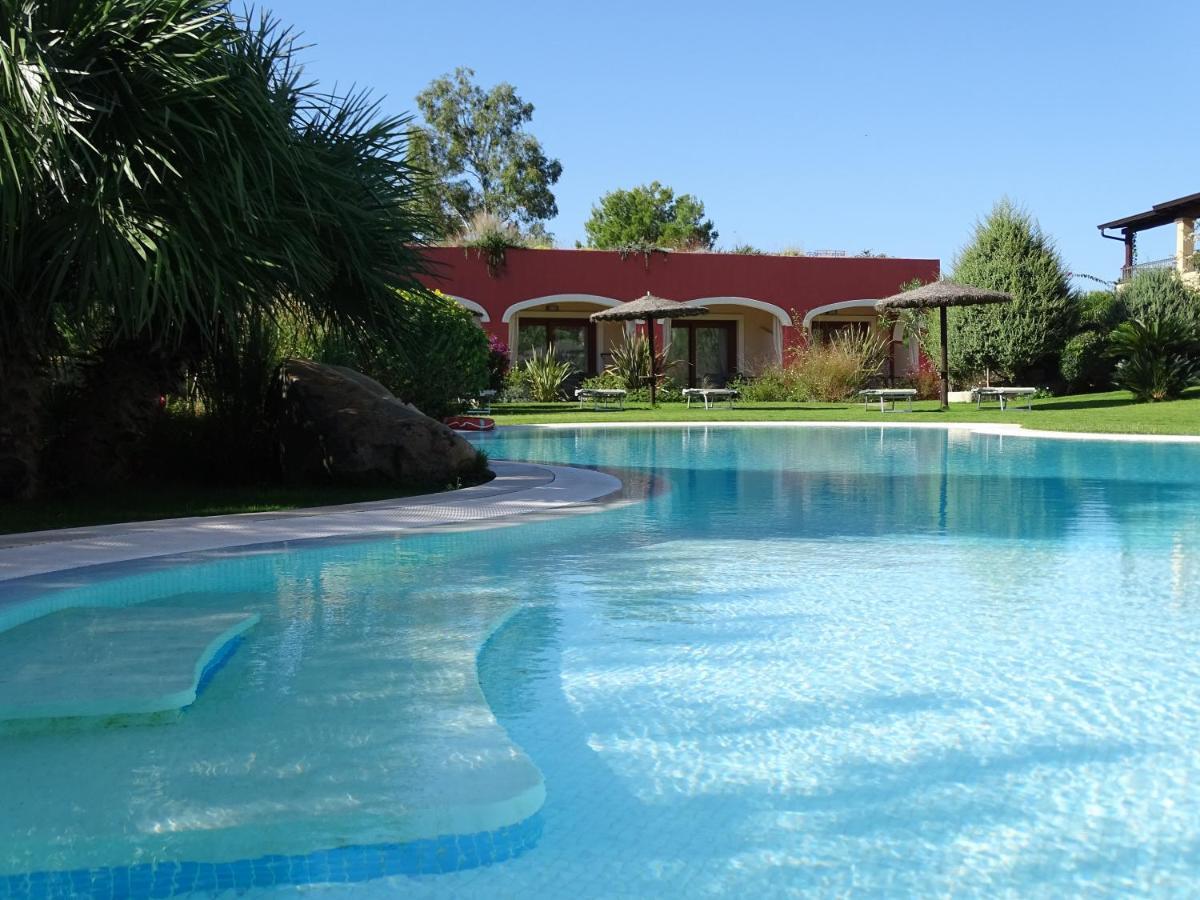 Hotel Mariposas Villasimius Buitenkant foto